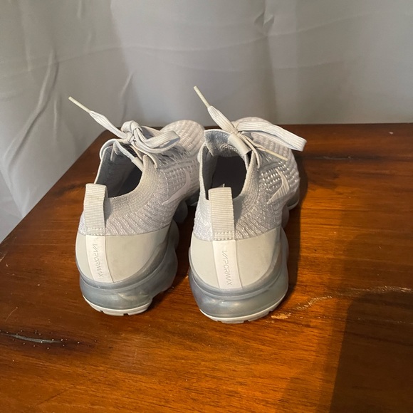 Nike Women’s Vapormax Flyknit 3 - Pure Platinum - Picture 4 of 4